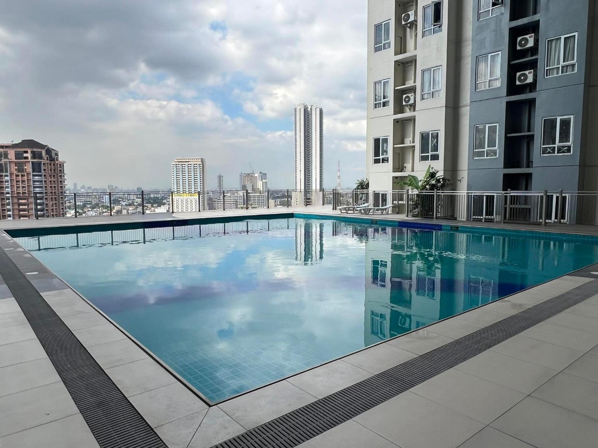Chic City Nook At Victoria Sports Manila Exteriör bild